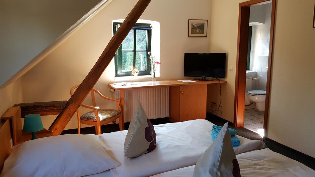 Altes Bierhaus Hotell Arzbach Exteriör bild