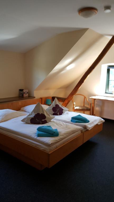 Altes Bierhaus Hotell Arzbach Exteriör bild