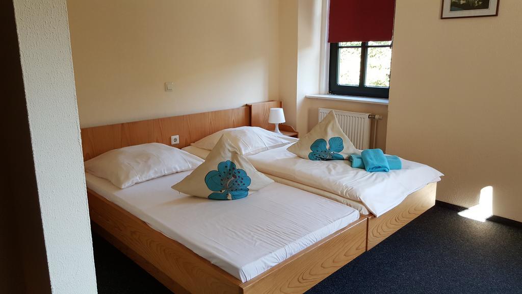 Altes Bierhaus Hotell Arzbach Exteriör bild