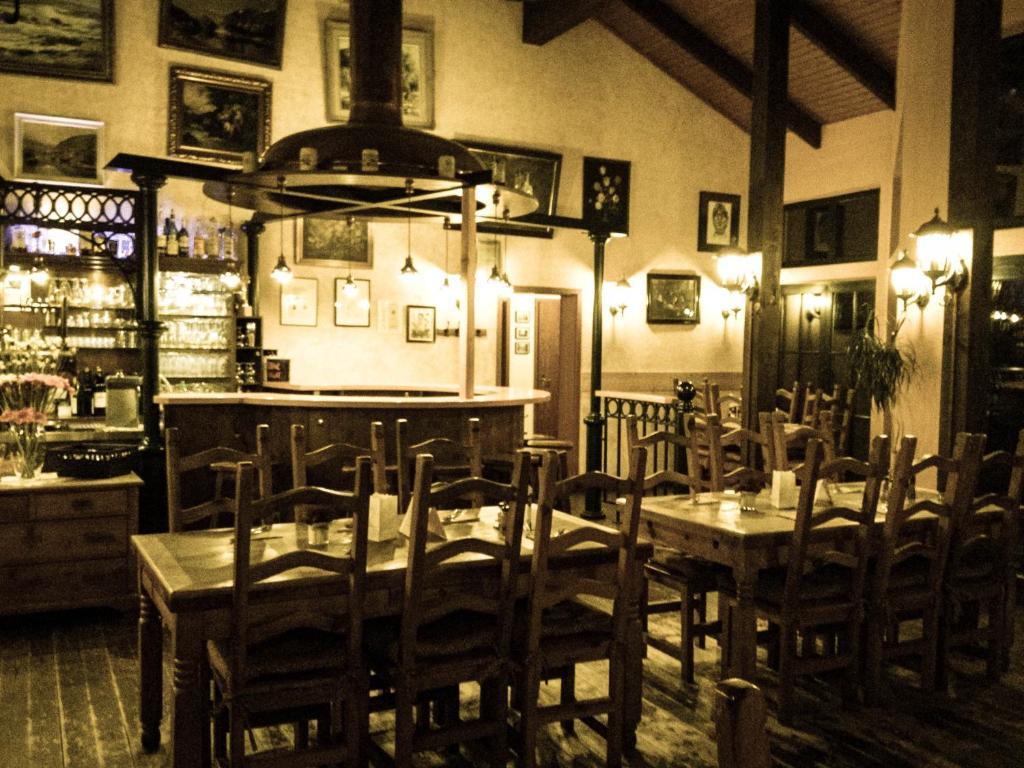 Altes Bierhaus Hotell Arzbach Exteriör bild